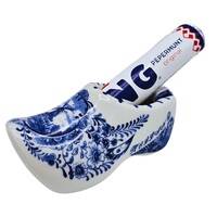 Typisch Hollands Delft blue clog - with roll of peppermint - King