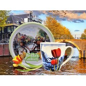 typisch-hollands-geschenkpakket Geschenkset mit Keksdose und Tasse – grün und orange