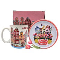 typisch-hollands-geschenkpakket Geschenkset met blik koekjes en een mok - roze en rood