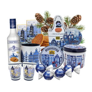 typisch-hollands-geschenkpakket Christmas Hamper Amsterdam - Delft Blue - with liqueur