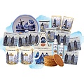 typisch-hollands-geschenkpakket Gift package - Delft blue gold gifts - Stroopwafels and liqueur