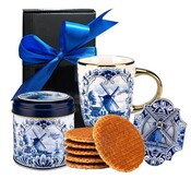 Typisch Hollands Delft blue gift set mug and tin stroopwafels and greeting card.