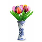Nijhuis  9 kleine Tulpen aus Holz in einer Delfter blauen Vase