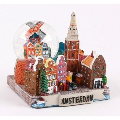 Typisch Hollands Snow globe with Urban-scene 7cm