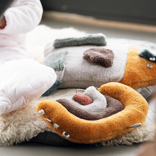 Snoozebaby regenboog knuffelpuzzel oker/bruin Snoozebaby regenboog knuffelpuzzel oker/bruin