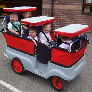 Winther 6 - persoons Kiddy-Bus om veel kinderen in te vervoeren