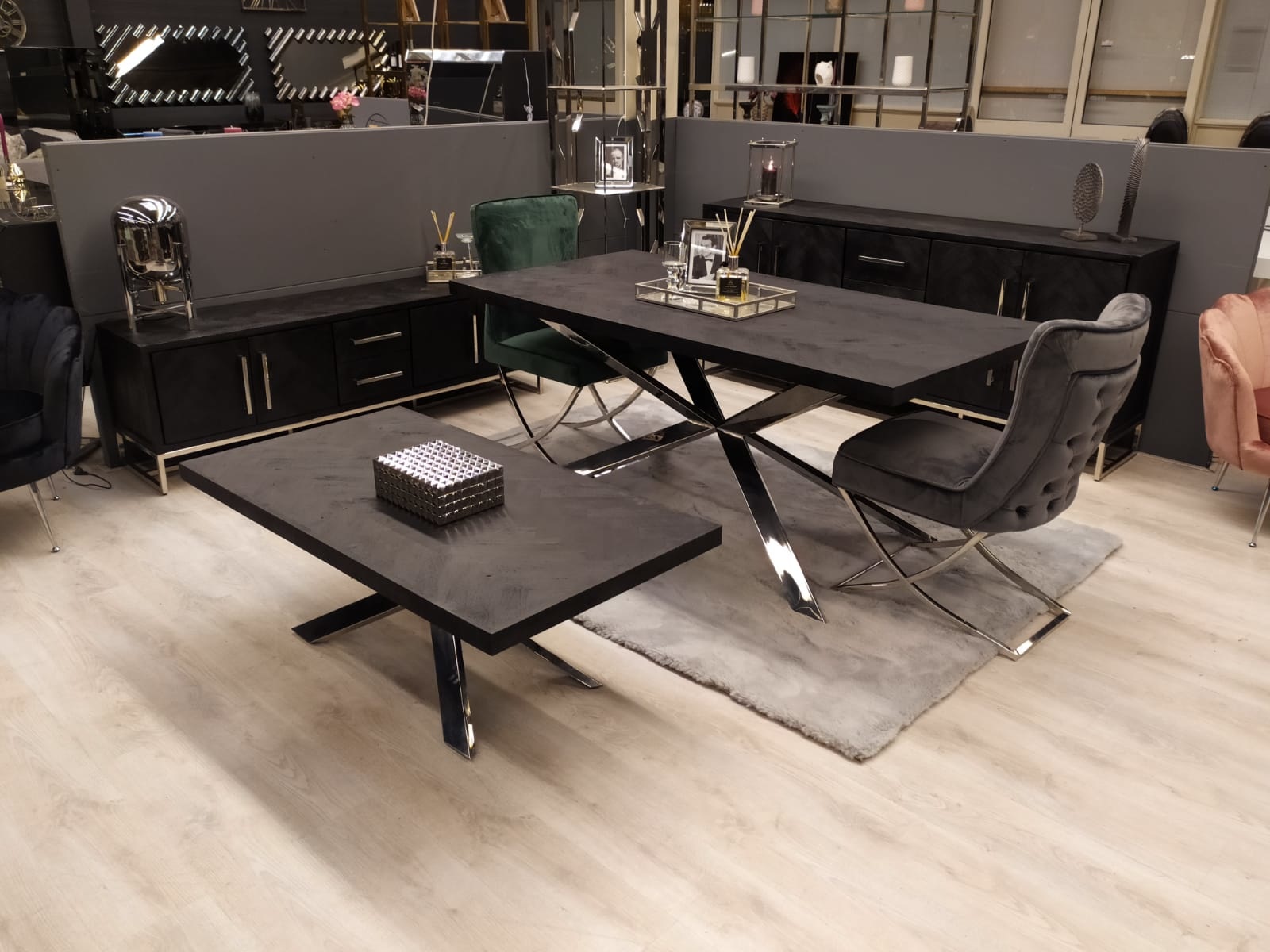 Eettafel Rixos Black Bonito - visgraat look