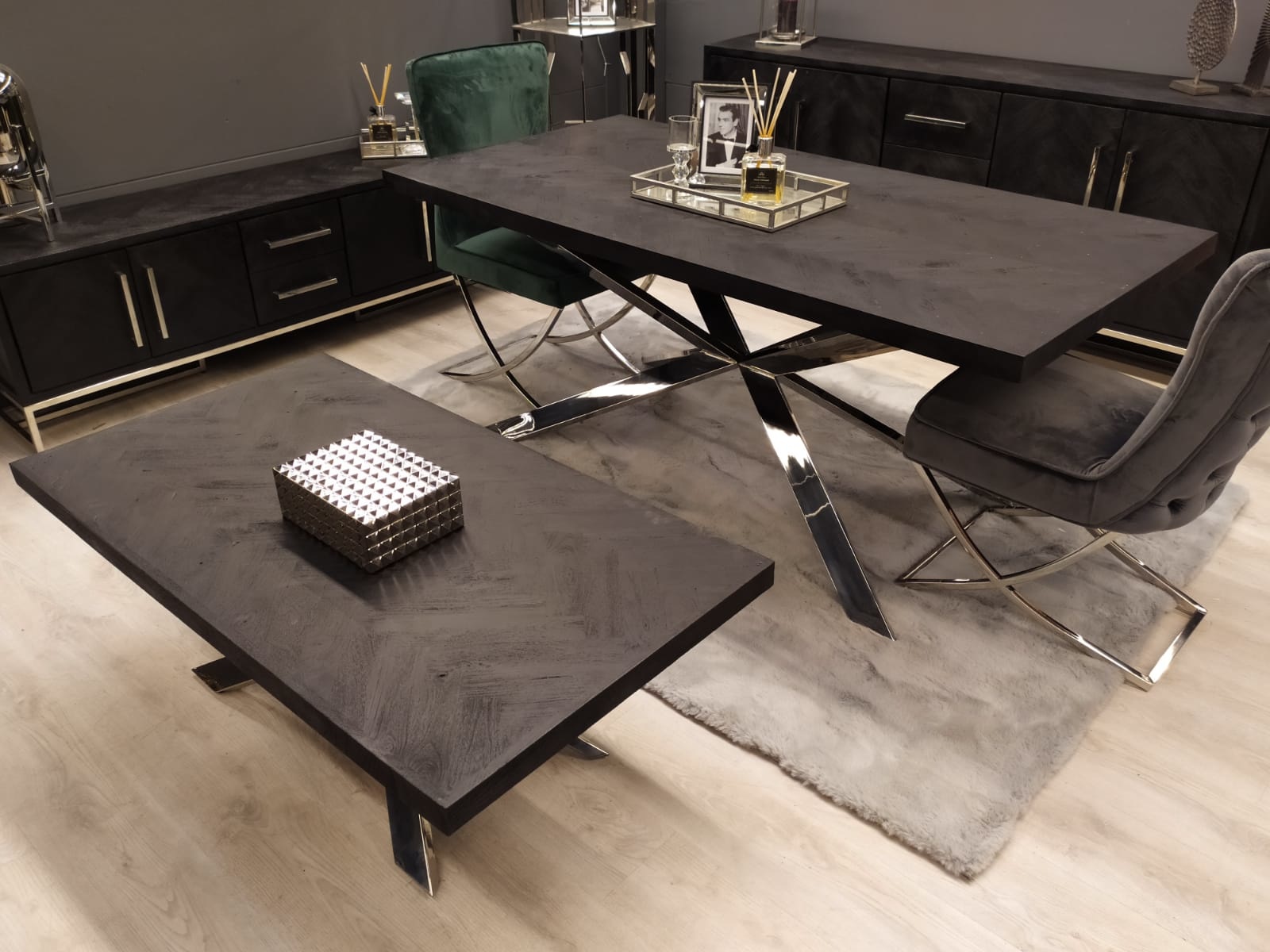 Eettafel Magnum Black Bonito - visgraat look