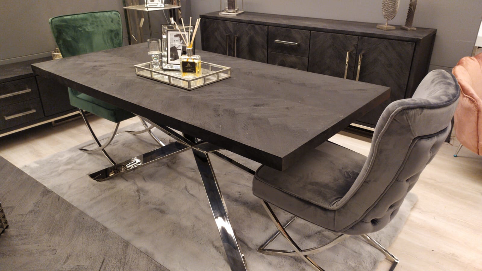 Eettafel U-poot Black Bonito - visgraat look - Gold