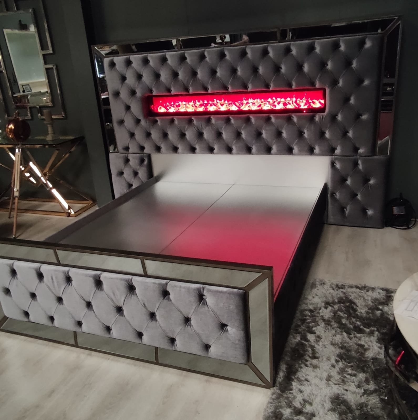 Boxspring Dubai Metallic Grey - inclusief sfeerhaard