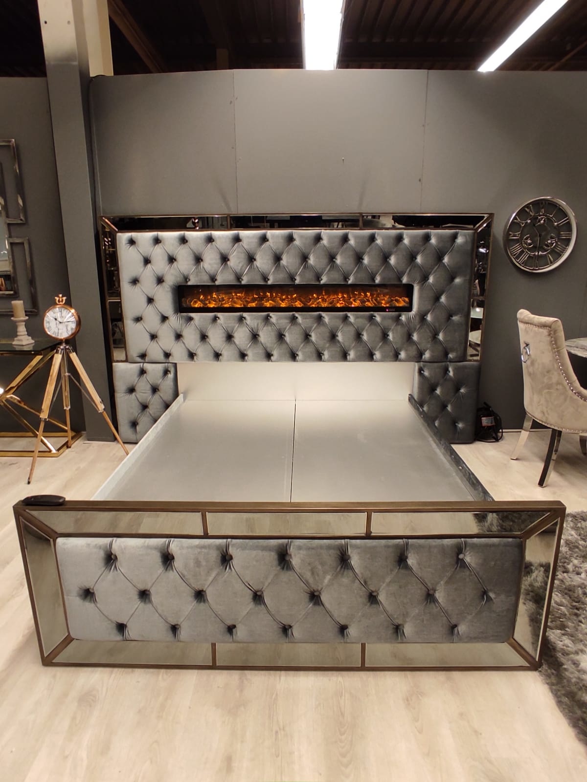 Boxspring Dubai Metallic Grey - inclusief sfeerhaard