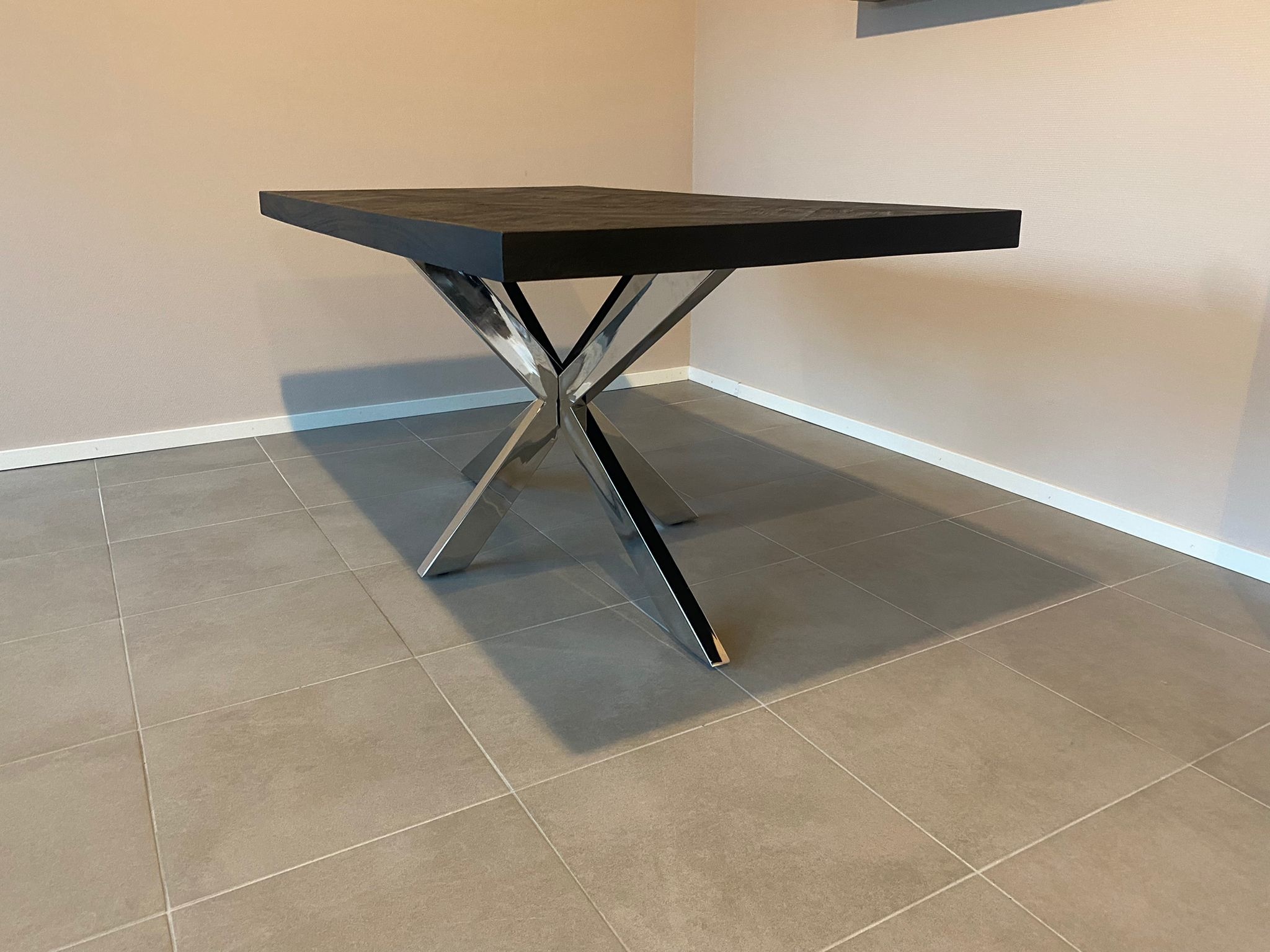 Eettafel Octopus Black Bonito - visgraat look