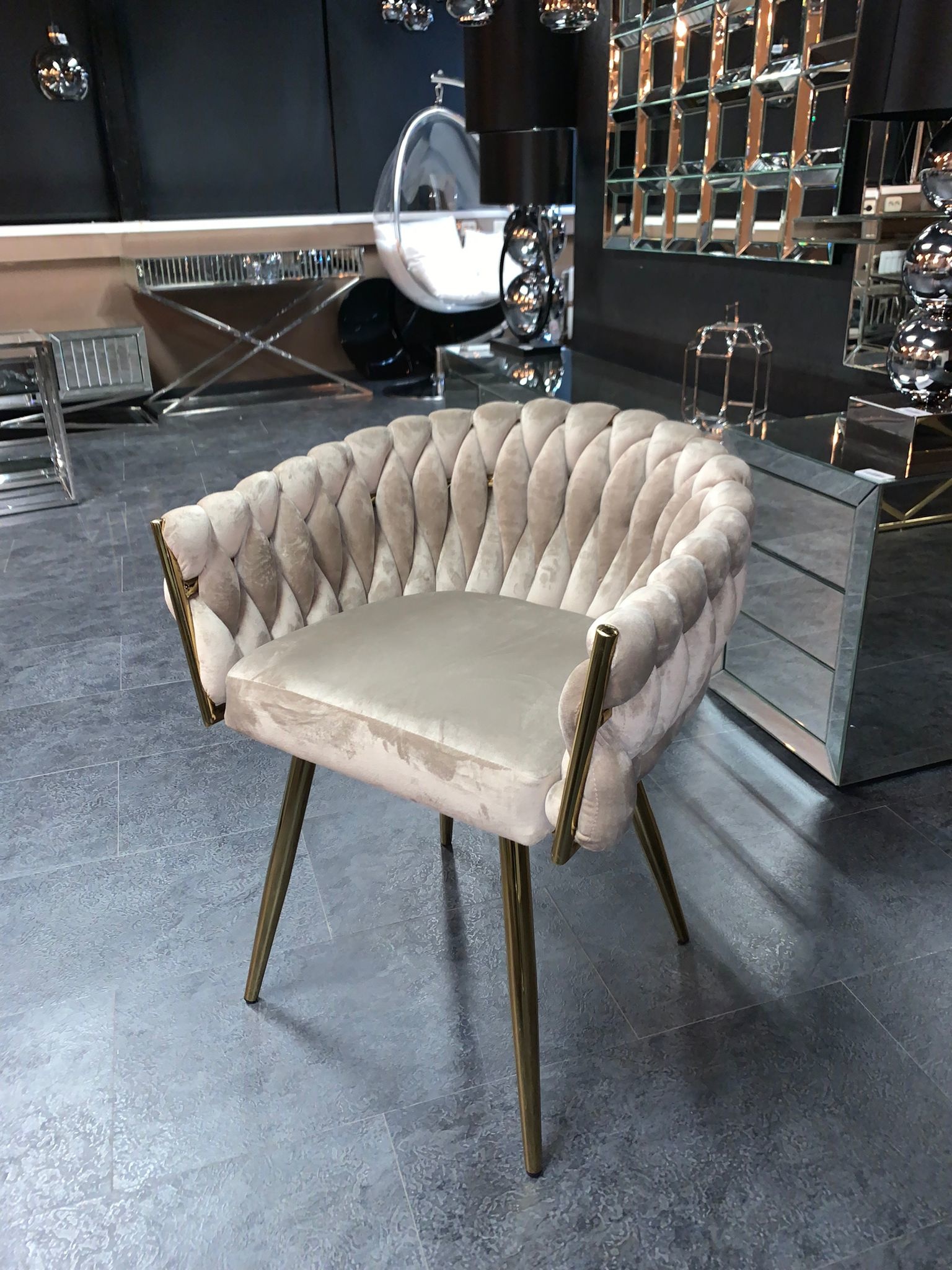 Stoel Wave Chair Taupe velvet Goud