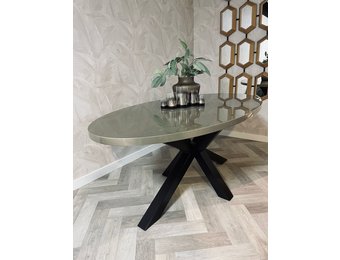 Eettafel Kioto - Ovaal - Grijs Metallic