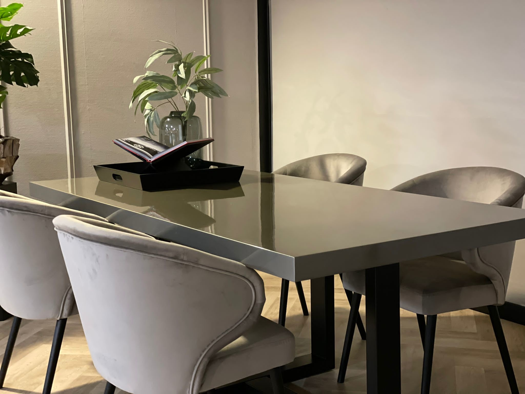 Eettafel Osaka - Kruispoot - Grijs Metallic hoogglans