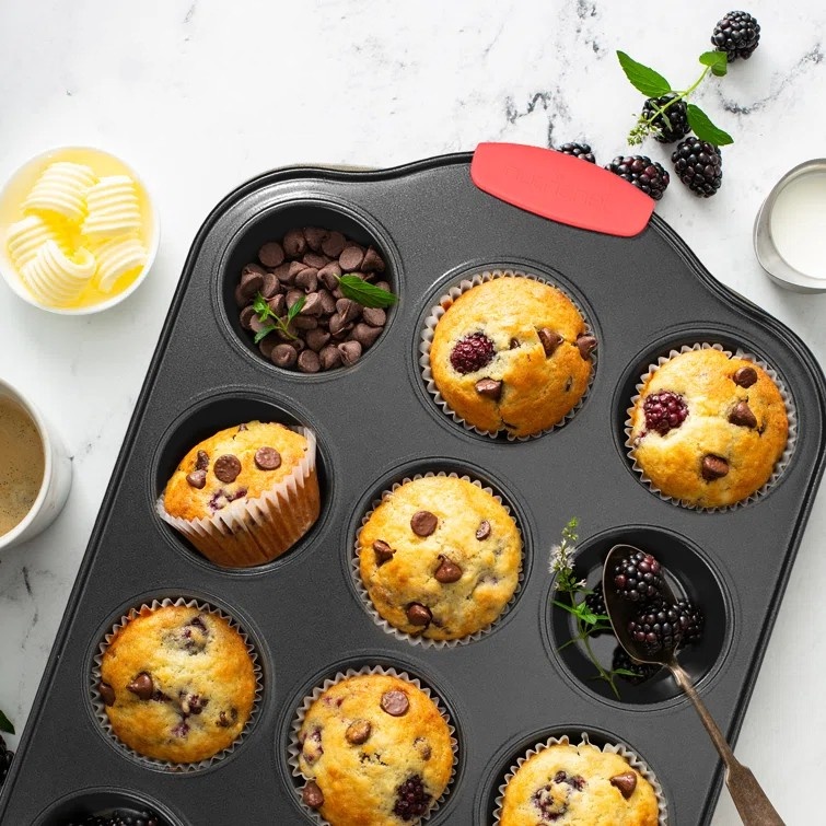 Cupcake vormpjes - Bakvorm met 12 cupcakes vormpjes | anti aanbaklaag | Royalty Line