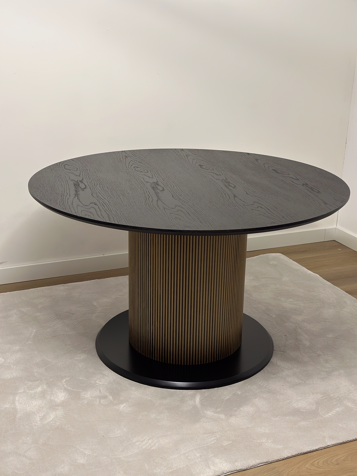 Eettafel Goldtown | Zwart Eiken Fineer - Rond Ø 130 cm