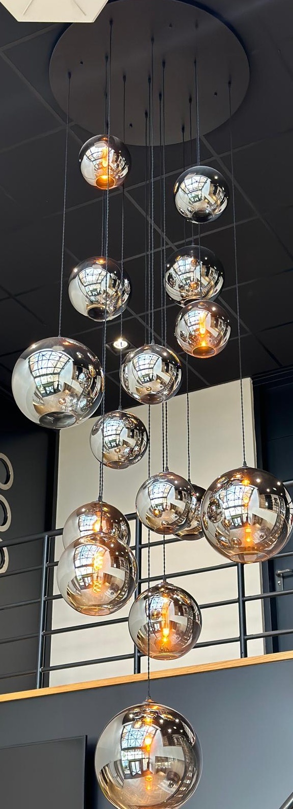 Videlamp Hanglamp smoke Illusion 16 lichts D100 x 400 cm