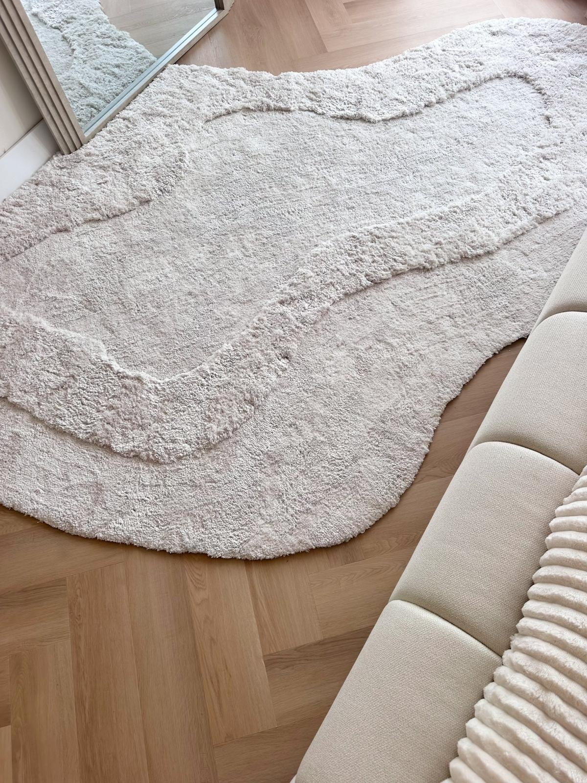 Organische vorm vloerkleed Cozy Crème