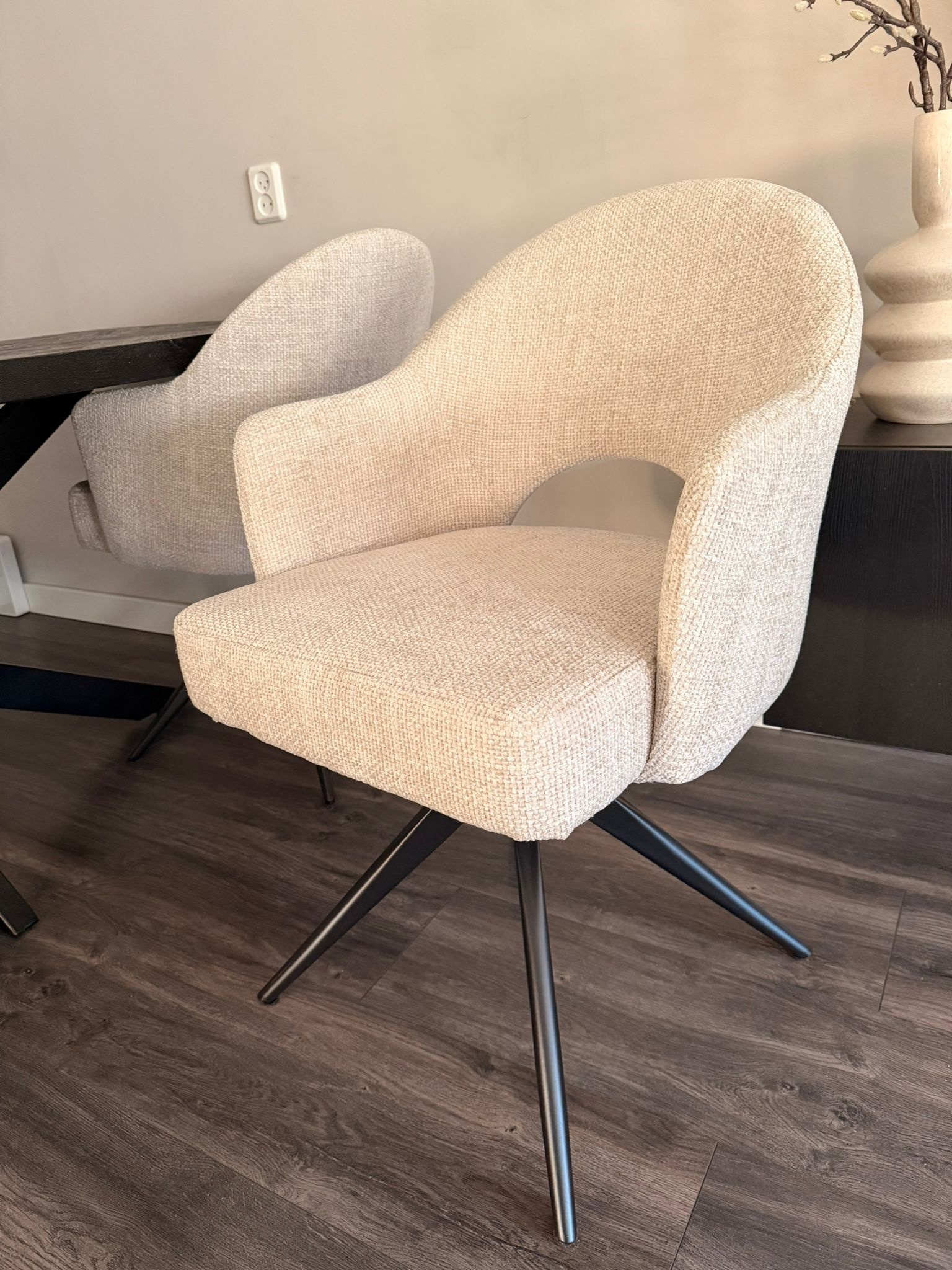 Eetkamerstoel Fuento Renegade Natural 01 - zwart - draai - Pocketvering