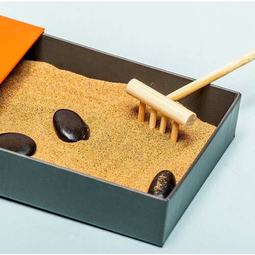 Kikkerland Zen Garden Kit Unwind with your own Zen garden