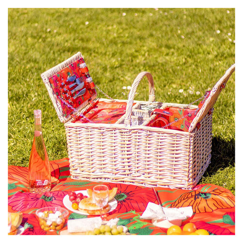 Pylones Picnic Basket Coquelicots Lunch on the grass