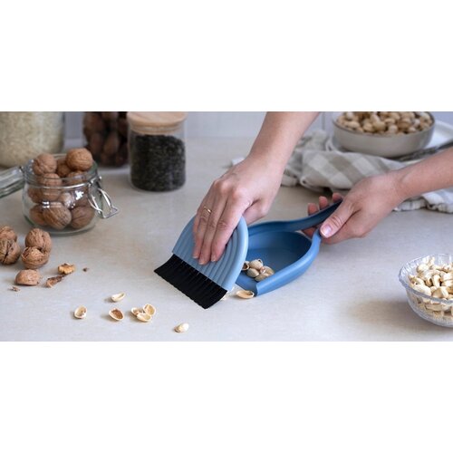 Peleg Design besen und schaufel blau DustArch