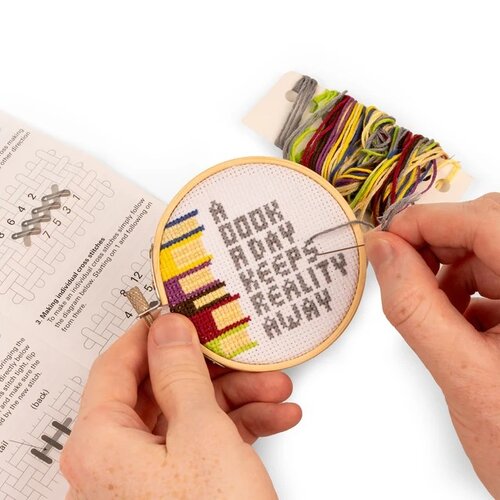 Kikkerland Borduren kruissteek mini boek