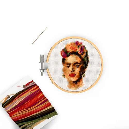 Kikkerland Borduren kruissteek mini Frida Kahlo