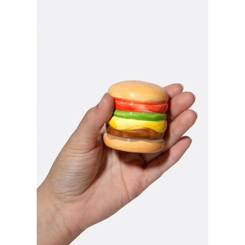 Doiy Salt and pepper skakers Fast Food
