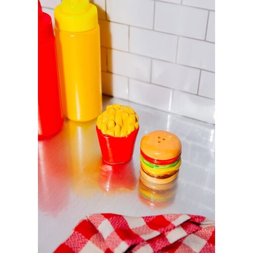 Doiy Salt and pepper skakers Fast Food