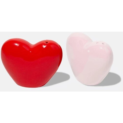Doiy Salt and pepper skakers Love