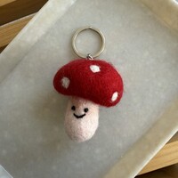 Schlüsselanhänger aus Filz Pilz