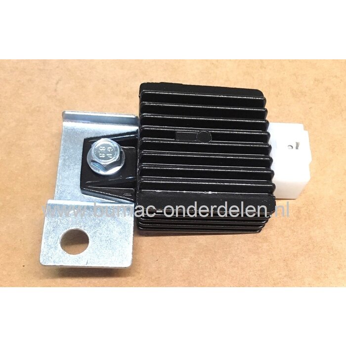 Spanningsregelaar voor MTD Motor op Zitmaaier - Tuintrekker Regulator onder andere voor MTD Motoren 4P90 AU, 4P90 JH, 4P90 JHA, 4P90 JHB, 4P90 JHC, 4P90 JHD,  4P90 JUC - 4P90AU, 4P90JH, 4P90JHA, 4P90JHB, 4P90JHC, 4P90JHD,  4P90JUC