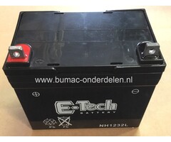 Accu 12 V - 32 Amp + pool Links gezien vanaf de zijde dat de accupolen naar je toe staan Accu voor Zitmaaier, Frontmaaier, Tuintrekker, Trilplaat, Batterij MTD, Yard Man, Murray, AYP, John Deere, Wolf, Husqvarna, Jonsered, Honda, Mountfield, CastelGarden,