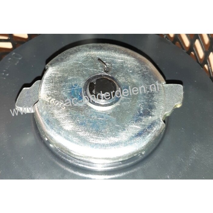 Complete Handstarter voor  de Robin EY15 3,5 pk in Stalen Behuizing met 2 Stalen Startpallen, Startmechanisme voor Robin Motoren op  Aggregaten, Generatoren, Trilplaten, Houtversnipperaars, Waterpompen, Compressoren, Verticuteermachines, Veegmachines