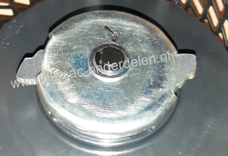 Complete Handstarter voor  de Robin EY15 3,5 pk in Stalen Behuizing met 2 Stalen Startpallen, Startmechanisme voor Robin Motoren op  Aggregaten, Generatoren, Trilplaten, Houtversnipperaars, Waterpompen, Compressoren, Verticuteermachines, Veegmachines