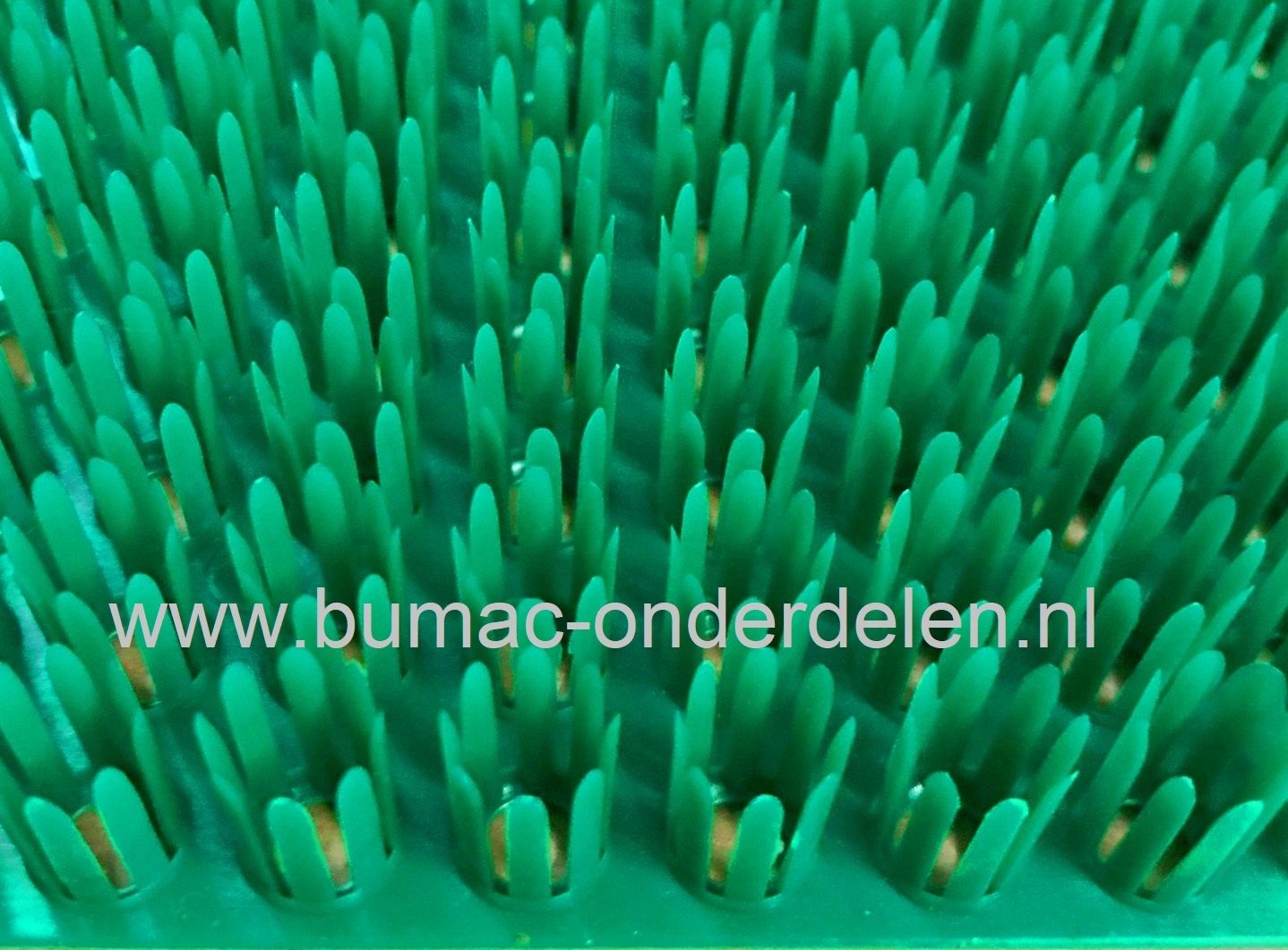 Deurmat -Grasmat 58,5 cm x 39 cm voor binnen en buitenshuis een kunstgras mat is decoratief  en functioneel uitstekend te gebruiken als entreemat, schoonloopmat, Inloopmat, Droogloopmat, Binnenmat, Buitenmat, Antislipmat Weerbestendig