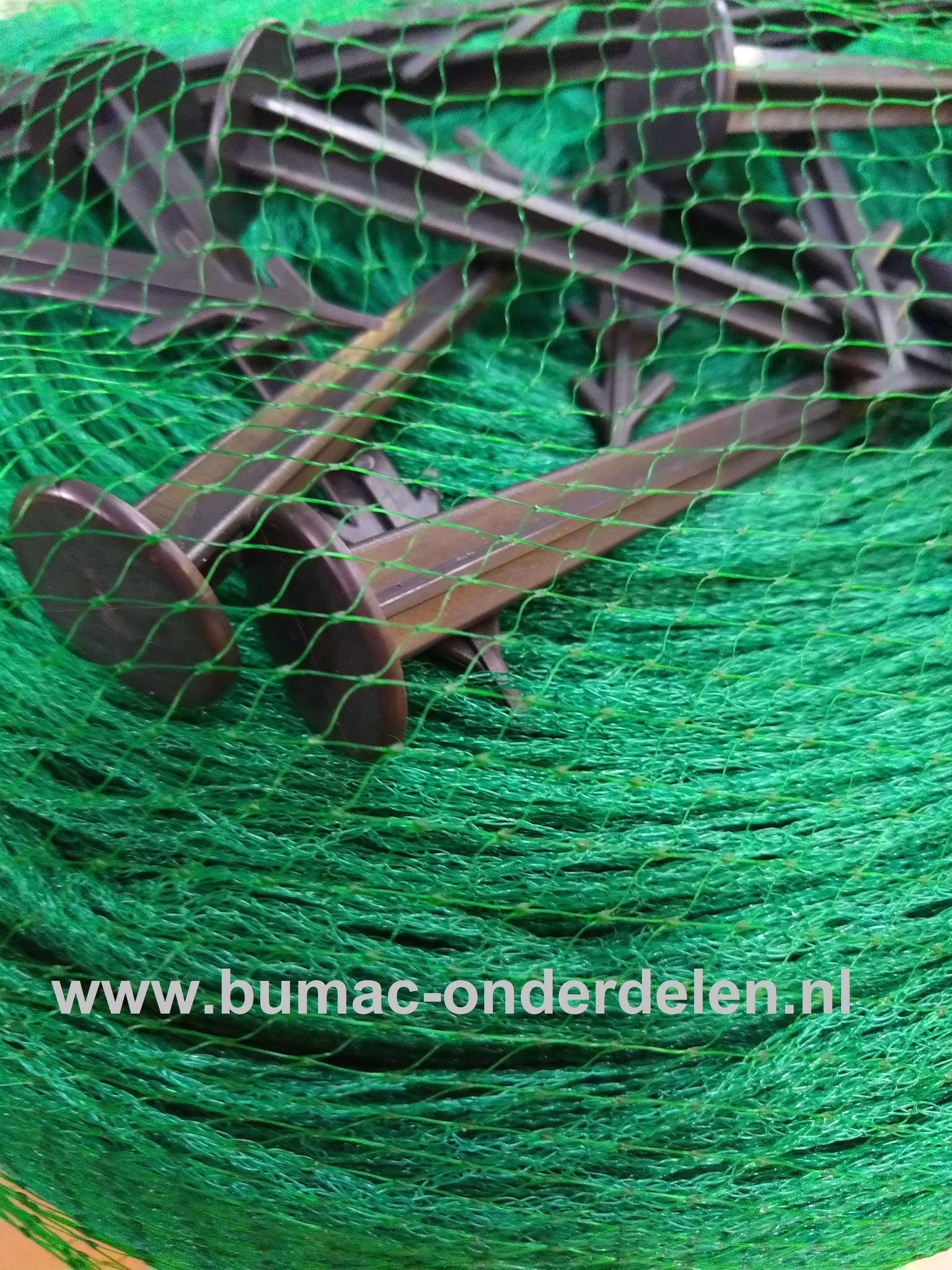 Vijvernet, (4x10m), Maaswijdte: 17 x 17 mm, diagonaal, groen,Beschermt tuinvijvers tegen reigers, katten en in de winter tegen vervuiling door gebladerte etc.