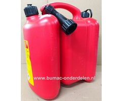 Combi jerrycan,  Inclusief een afsluitbare tuit, Schaalverdeling in reliëf ingestanst. oranje, met een dubbel reservoir. De jerrycan heeft een reservoir van 6 liter voor brandstoffen en een reservoir van 3 liter voor olie. UN- gekeurd. Bij de jerrycan wor