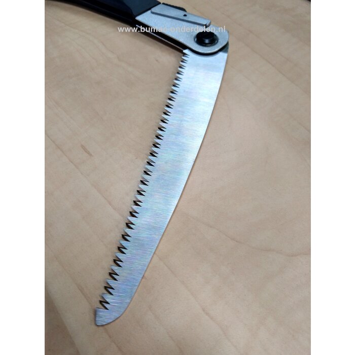 Inklapbare snoeizaag en/of takkenzaag, hierdoor veilig opbergen, voorzien van zaagblad vergrendelsysteem, Zaag 210 mm, met vertanding voor snel zagen. Uitgevoerd met softgrip handgreep. Een takkenzaag of snoeizaag is een handzaag die geschikt is voor het