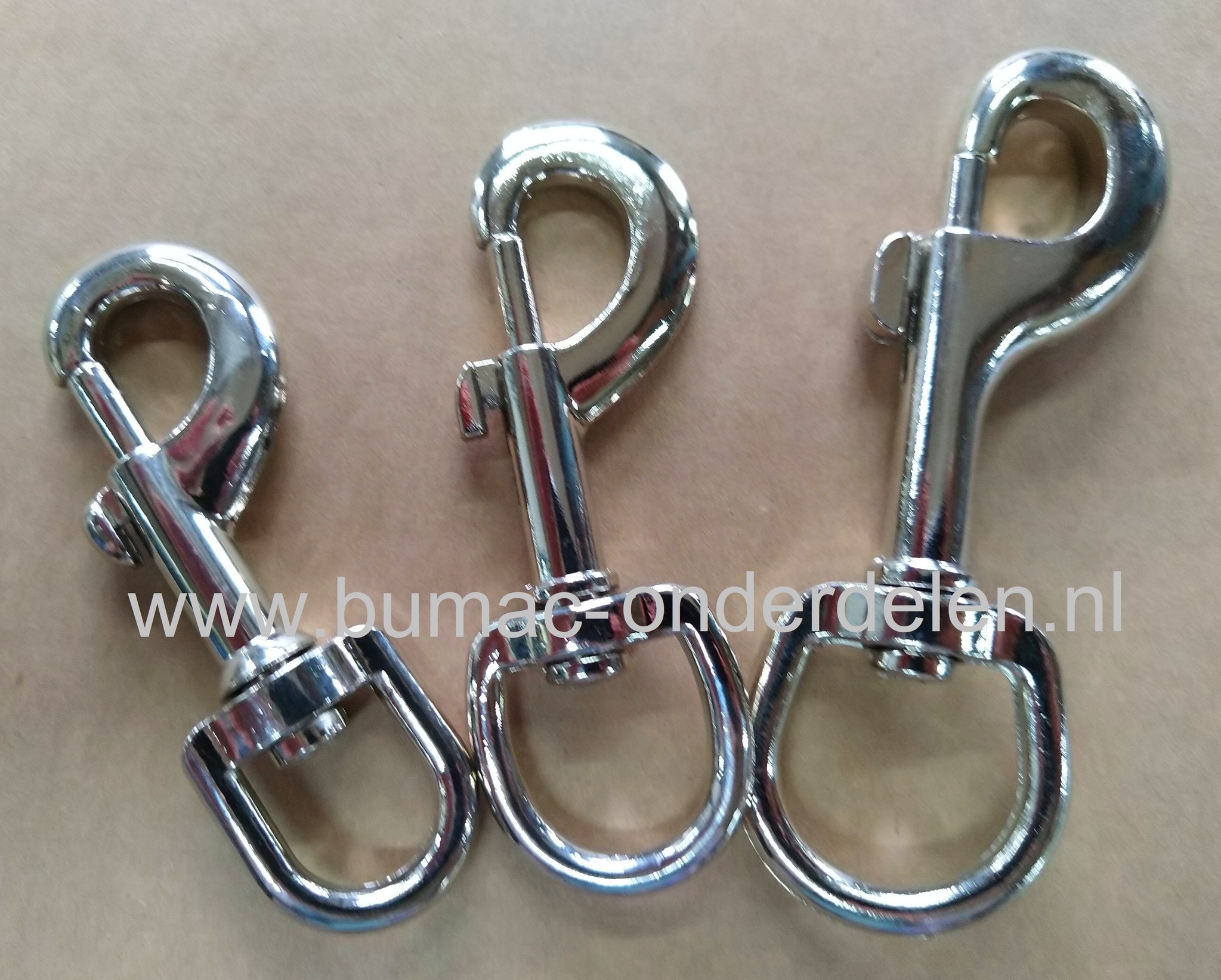 Musketonhaak 5/8, gegalvaniseerd, verzinkt, terugtreksluiting en wartel Musketonhaak is een haak met een schuivend gedeelte die volledig wordt afgesloten.  Hondenscholen, hondenlijnen, halsbanden, textielbedrijven, Musketon