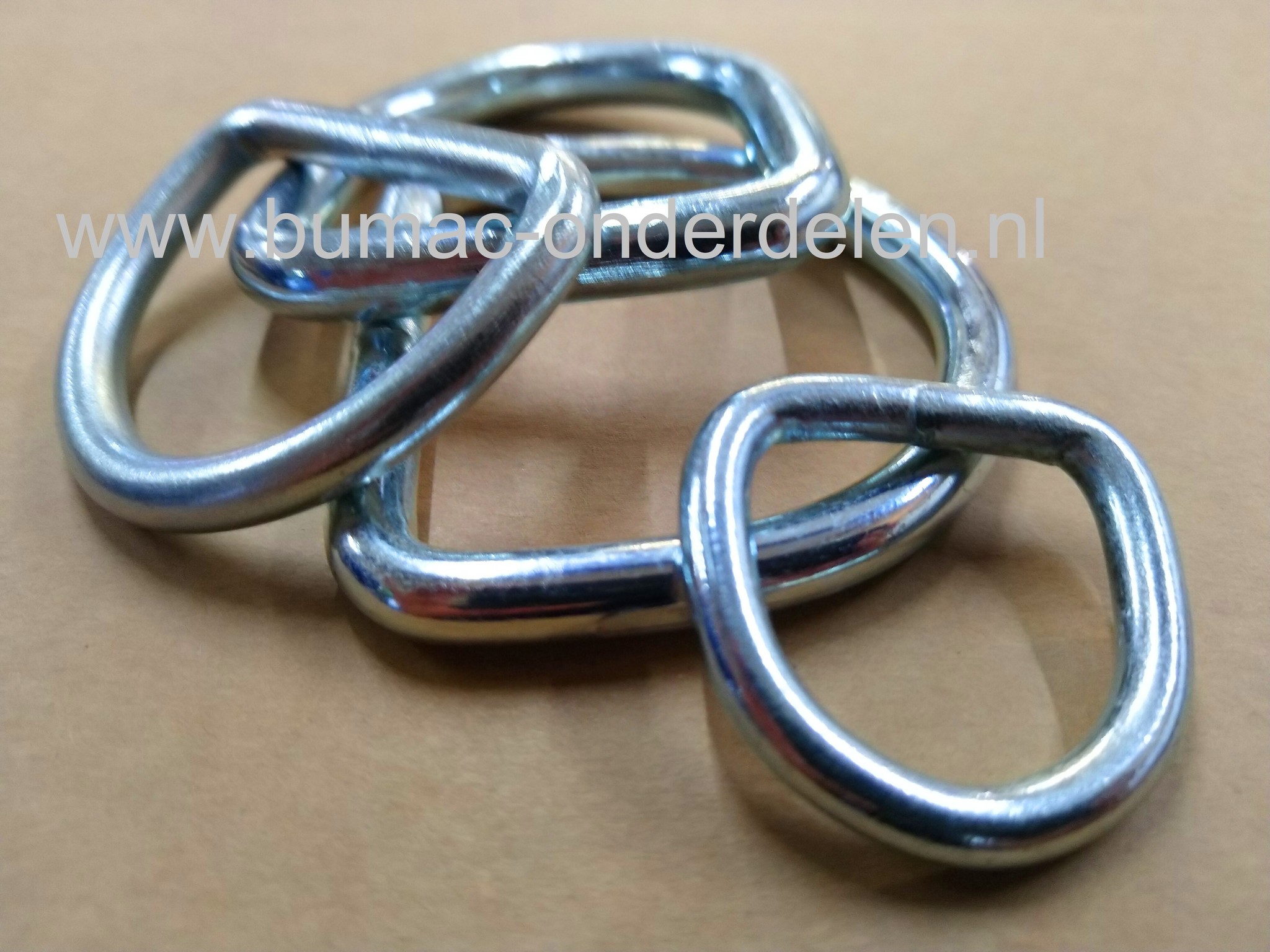 Gelaste D-Ring 5mm Verzinkt Heavy Duty D-ringen  (ook wel halfcirkelvormige ringen) D-ringen kunnen decoratief worden gebruikt, maar ook een echte functie hebben. Deze ring in D-vorm is universeel toepasbaar.   Sjoroog D-haak Heavy Duty D-ringen