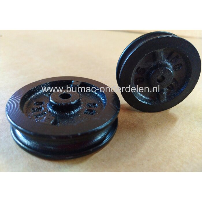 Staaldraadrol 70mm capaciteit 25Kg Staalkabelrol met Ronde, Uitgedraaide Groef, Naafgat Geboord Voor o.a. het geleiden van draden van de regulateur in machinekamers en hijsdraden voor luikenbruggen.  De staalkabelschijf is toepasbaar in iedere situatie