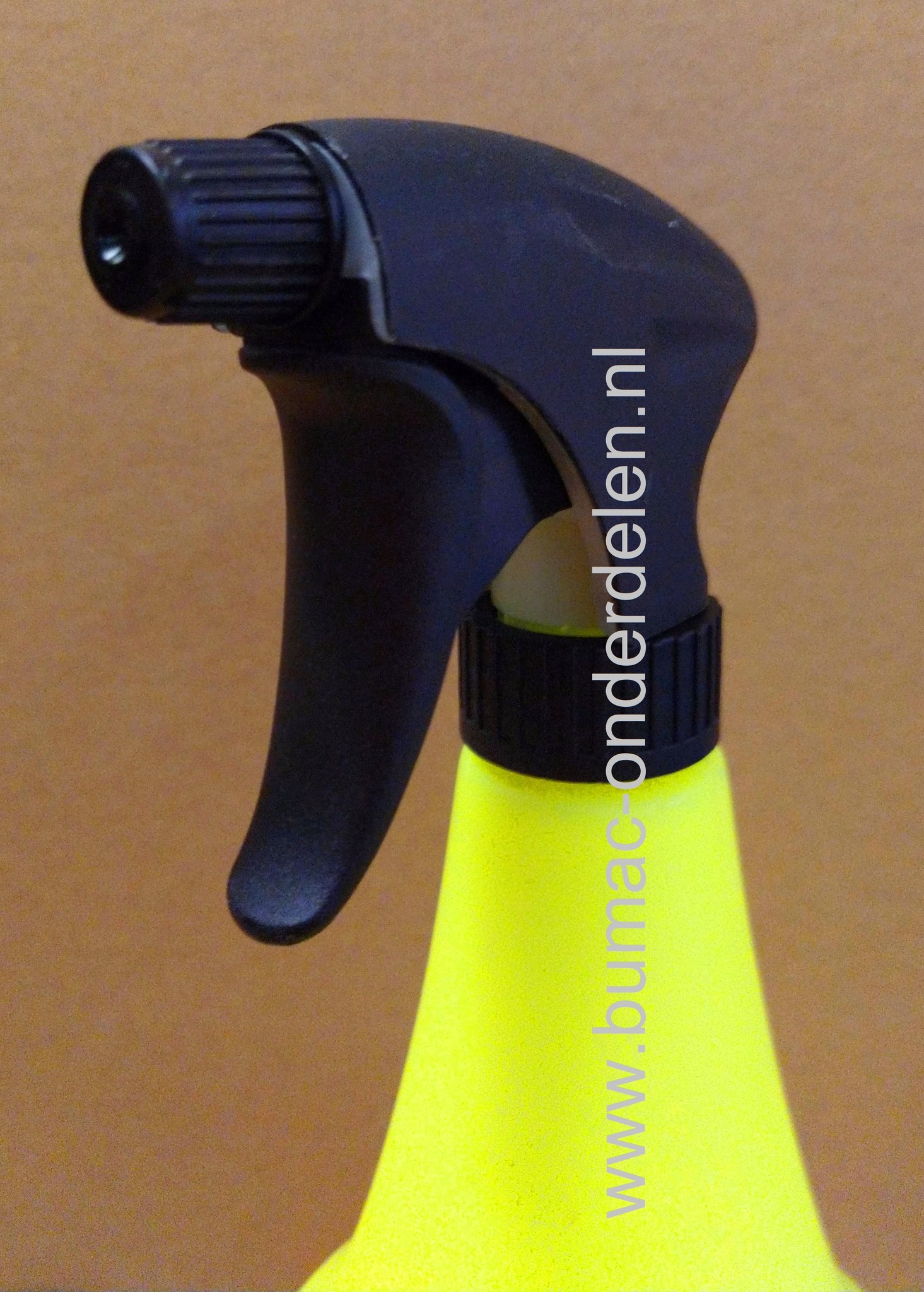 Handsproeier 1 liter 280mm  Deze Handsproeier  Vernevelt de Vloeistof op een mooie manier. De druppelgrootte is Instelbaar, is licht te bedienen, gemakkelijk te vullen, ligt lekker in de hand én lekt niet wanneer je hem schuin houdt