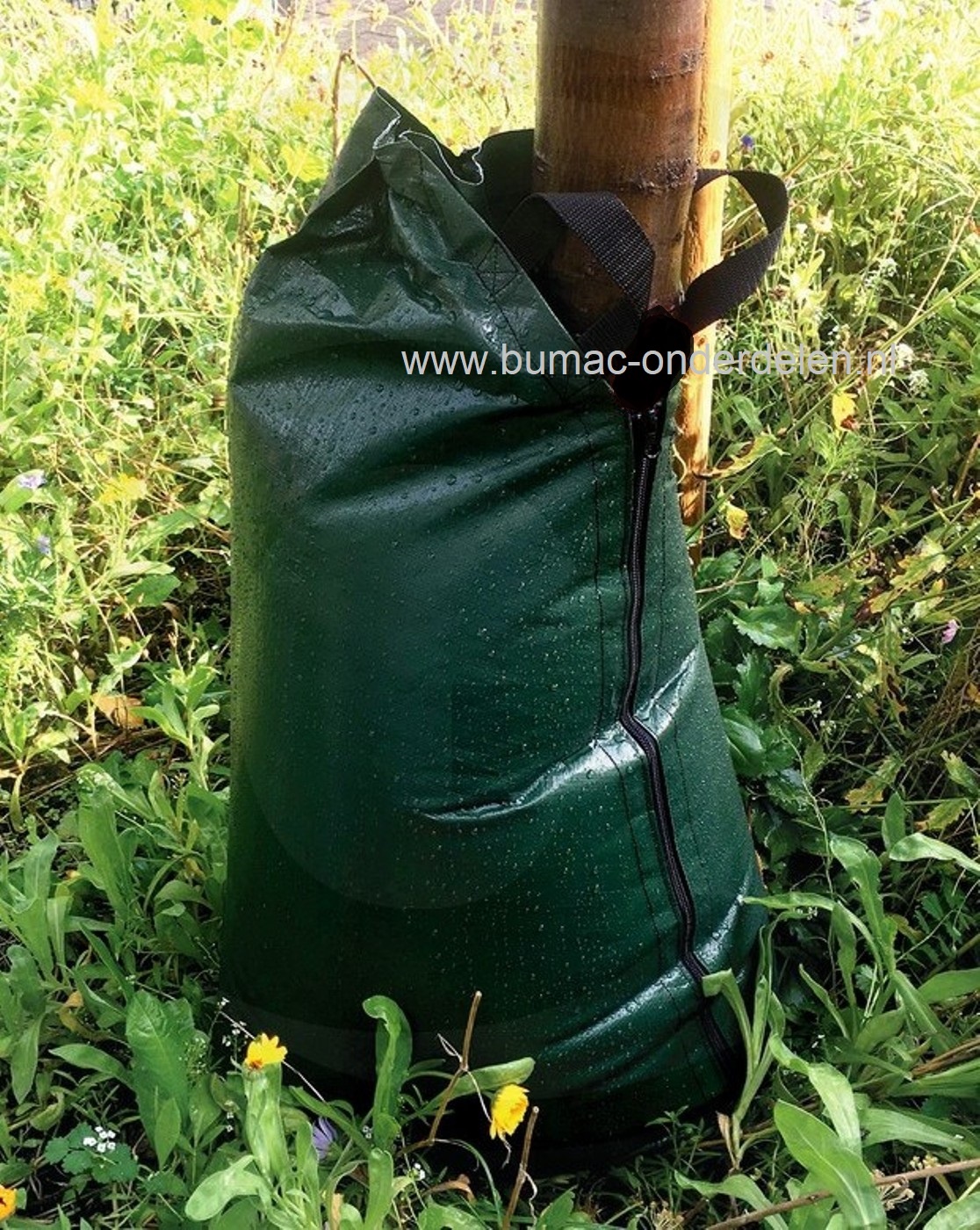 Bewateringszak  75 liter 900 x 520 x 840 Irrigatiezak voor Boomirrigatie Het bespaart zowel watervoorraden als besproeiingstijd.  Effectieve, nauwkeurige waterafgifte direct boven de kluit Te combineren met vloeibare meststoffen Waterafgifte, Waterzak