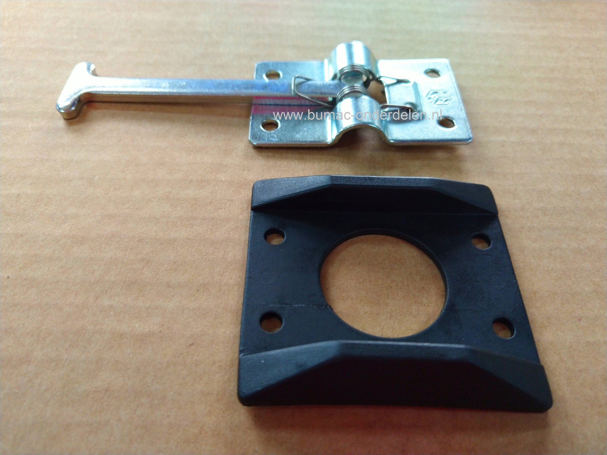 Bescherm rand 65x41 mm mm Zwart Kunststof voor Deurhaak 104 en 122 mm Afdekkap Beschermkap voor Buitendeur, Terrasdeur, Aanhanger, Oplegger, Vrachtwagen, Bestelbus