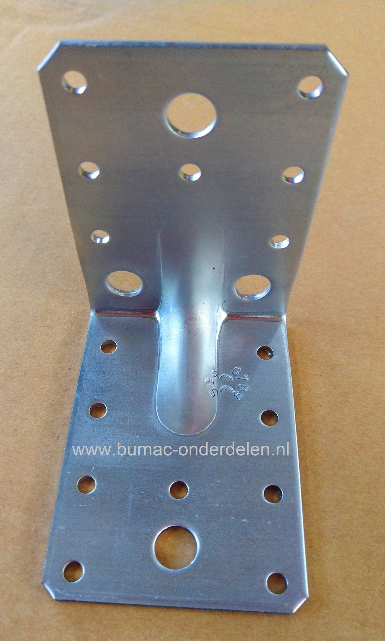 Hoekanker met Ril 90x90x65x2,5 mm Verzinkt Een hoekanker is een stalen Verbindingsmiddel die balken loodrecht aan elkaar bevestigd