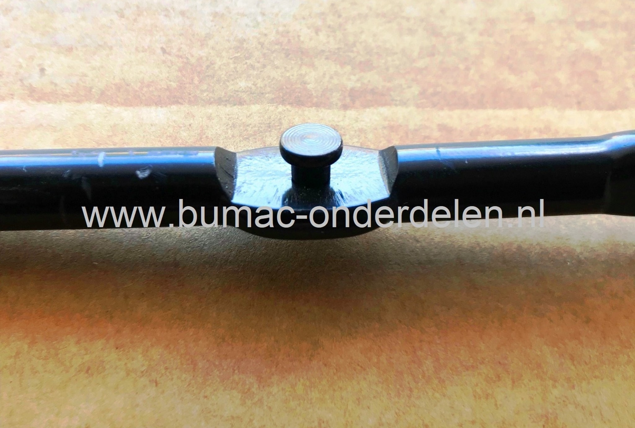 Hendel voor inschakelen van Maaimessen bij Husqvarna - Partner - Jonsered - Lazer - Wizard - Yard Pro Zitmaaiers, Hendel bedient de Mes Inschakelingskabel voor in Werking zetten van de Mechanische Mes koppeling  CT135, CTH135, ICT13A, ICT14A, ICT15A, ICT1