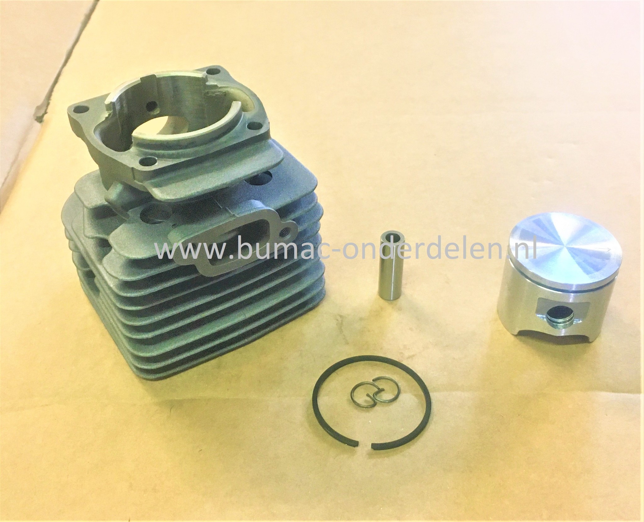 Cilinderset Ø 42 mm voor Husqvarna 343/F/FR/FRM/R, 345FX/FXT/R/RX, Jonsered BC2145, CC2145, FC2145/S/W Bosmaaier, Bermmaaier, Motorzeis, Cylinder Compleet met Zuiger, Zuigerveer, Pistonpen, Borgclips voor Electrolux Trimmer, onderdeel